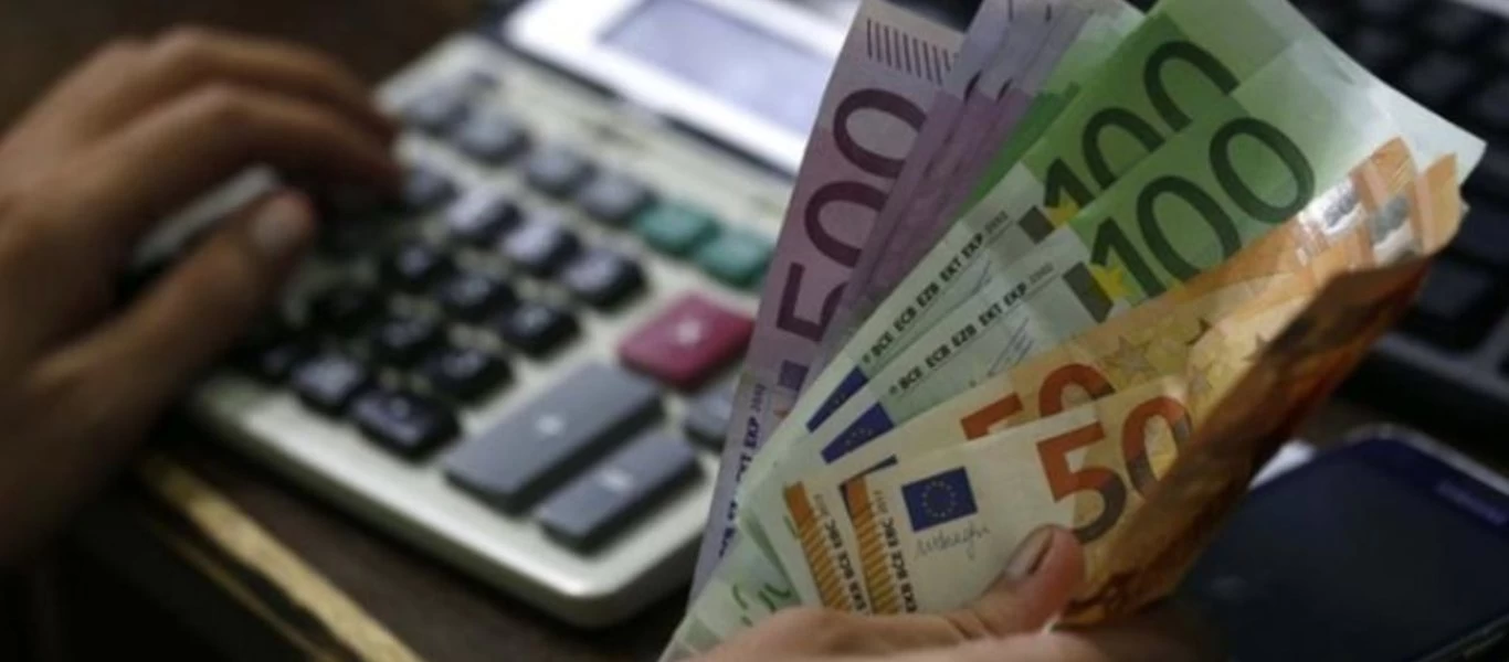 120 δόσεις: Πότε γίνεται πρόσθετη μείωση τόκων και πώς μπορούν να αξιοποιηθούν τα ποσά που κατάσχει η εφορία